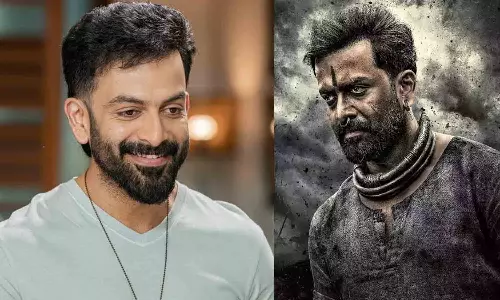 வரதராஜ மன்னாருக்கு பிறந்தநாள்.. வைரலாகும் போஸ்டர்