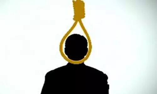 தொழிலாளி தூக்கிட்டு தற்கொலை