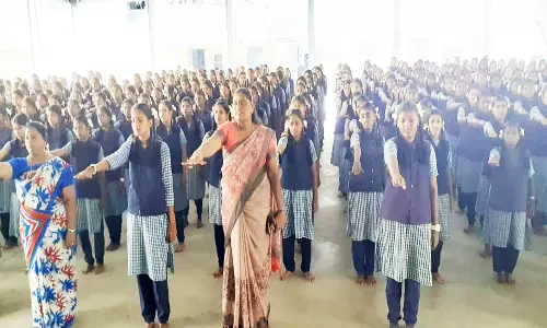 அரசு பெண்கள் பள்ளியில் குழந்தை திருமணம் இல்லா உறுதிமொழி