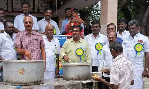 கோவில்பட்டி ராகவேந்திரா சேவா அறக்கட்டளை சார்பில் அன்னதானம்