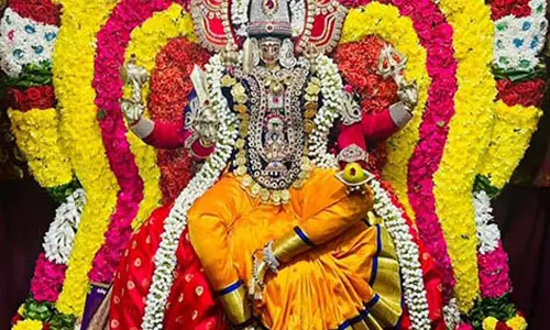 மேல்மலையனூர்அங்காளபரமேஸ்வரி அம்மன் கோவிலில் நவராத்திரி விழா தொடக்கம்