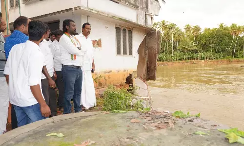 மழையால் பாதிக்கப்பட்ட பகுதிகளை பார்வையிட்டு ஆய்வு மேற்கொண்ட விஜய் வசந்த் எம்.பி
