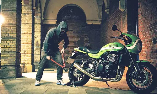 பள்ளிகொண்டா அருகே பைக் திருட்டு