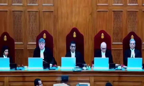 ஒரே பாலின திருமணத்துக்கு சட்ட அங்கீகாரம் இல்லை: சுப்ரீம் கோர்ட்  தீர்ப்பு