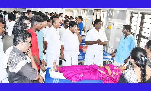 பலத்த காயம் அடைந்தவர்களுக்கு செந்தில்நாதன் எம்.எல்.ஏ. ஆறுதல்