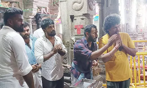 ராமேஸ்வரம் கோவிலில் லியோ படக்குழுவினர் சிறப்பு பூஜை- வெற்றிக்காக பிரார்த்தனை