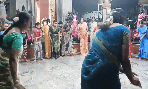 புளியம்பட்டி மாரியம்மன், பிளேக் மாரியம்மன் கோவிலில் நவராத்திரி விழா