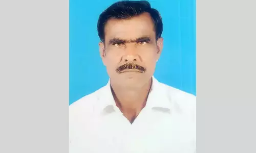 நொய்யல் அருகே மலைத்தேனீக்கள் கொட்டியதில் விவசாயி பலி