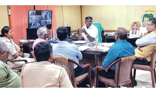 தீபாவளி சிறப்பு பஜார் அமைச்சர் ஆலோசனை