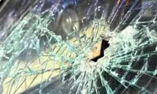 மாமல்லபுரத்தில் அரசு பஸ் கண்ணாடி உடைப்பு