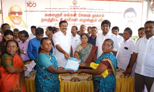 காங்கயத்தில் நடந்த  கலைஞர் மக்கள் சேவை முகாமில் 749 பயனாளிகளுக்கு ரூ.2.55 கோடி மதிப்பில் நலத்திட்ட உதவி - அமைச்சர்கள் வழங்கினர்