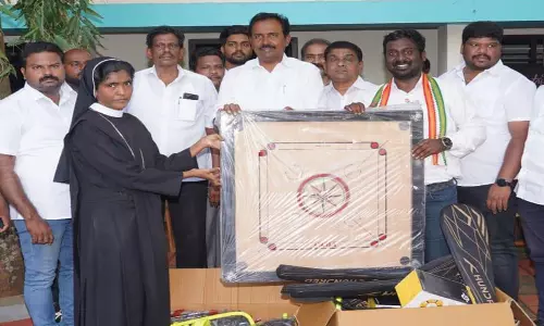 செந்தறை தனியார் பள்ளியில் விளையாட்டுப் போட்டிகளில் வெற்றி பெற்றவர்களுக்கு பரிசுகள்