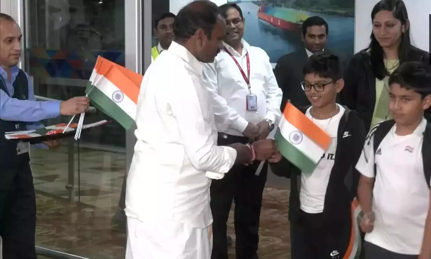 இஸ்ரேலில் இருந்து மேலும் 23 தமிழர்கள் தமிழகம் வந்தடைந்தனர்: இதுவரை 147 பேர் மீட்பு