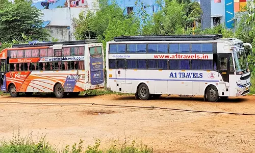 தென்காசியில் உரிய அனுமதியின்றி இயக்கப்பட்டு வந்த ஆம்னி பஸ்கள் பறிமுதல்
