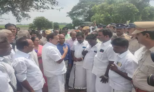 திருவெண்ணைநல்லூர் அருகே விவசாய நிலங்களில் தேங்கியதண்ணீரை வெளியேற்ற நடவடிக்கை: அதிகாரிகளுக்கு அமைச்சர் பொன்முடி உத்தரவு