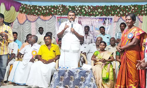 விளாத்திகுளம் அருகே திருவிழா போல நடைபெற்ற பள்ளி நூற்றாண்டு விழா- மார்க்கண்டேயன் எம்.எல்.ஏ. பங்கேற்பு