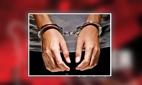 பணகுடி அருகே லாரியில் அதிக அளவு குண்டு கற்களை ஏற்றி வந்தவர் கைது