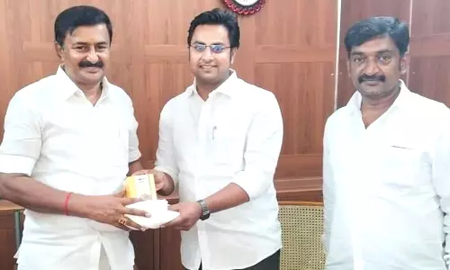 அமைச்சர் சாமிநாதனுடன் குன்னூர் நகராட்சி துணைத்தலைவர் சந்திப்பு