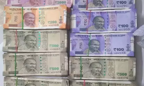 பைக் பெட்டியில் வைத்திருந்த ரூ.1.50 லட்சம் திருட்டு