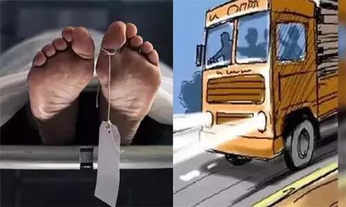 லாரி மோதி மூதாட்டி சாவு