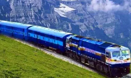 பாலக்காடு, திருச்செந்தூர்  ரெயிலில்  கூடுதல் பெட்டிகள் இணைக்க வேண்டும் - பயணிகள் நலச்சங்கத்தினர் வலியுறுத்தல்