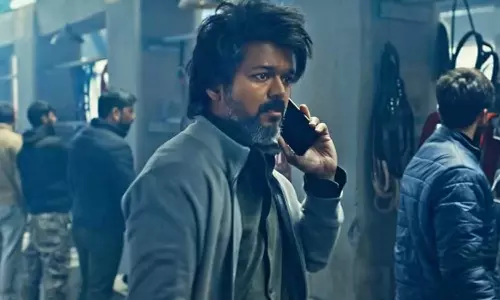 லியோ காட்சி ரத்து.. தியேட்டரில் ரசிகர்கள் கல்வீசியதால் பரபரப்பு