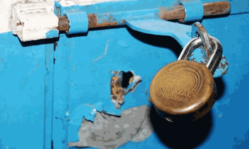 பள்ளி ஆசிரியை வீட்டில் 45 பவுன் நகை கொள்ளை