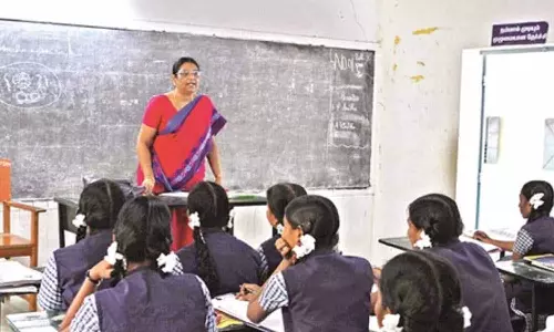 அரசு  பள்ளி ஆசிரியா்களுக்கு புத்தாக்க மேம்பாட்டு  திட்டப்பயிற்சி