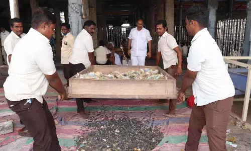 திருத்தணி முருகன் கோவில் ரூ.64 லட்சம் உண்டியல் வசூல்