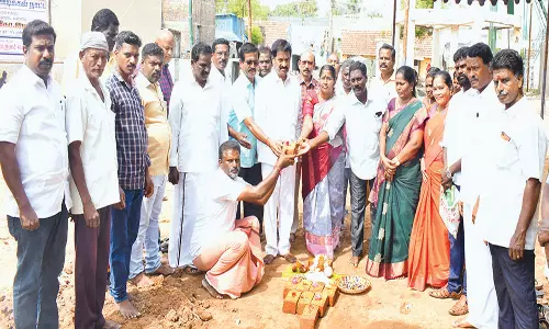 கோண்டூர் ஊராட்சியில்  ரூ.1 கோடி மதிப்பீட்டில் திட்ட  பணிகளுக்கு அடிக்கல் நாட்டு விழா: அய்யப்பன் எம்.எல்.ஏ. தொடங்கி வைத்தார்