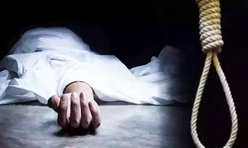 பெண் தூக்கிட்டு தற்கொலை