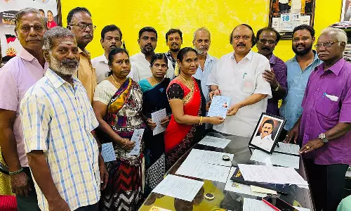 பயனாளிகளுக்கு உதவித்தொகை பெறுவதற்கான அடையாள அட்டை