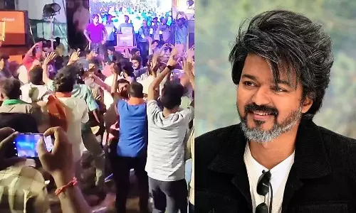 மானாமதுரை தியேட்டரில் விஜய் ரசிகர்கள் ரகளை