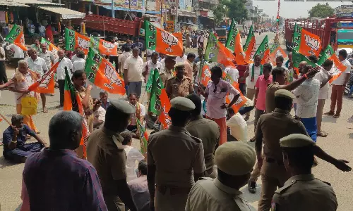 கருமத்தம்பட்டியில் பா.ஜ.கவினர் சாலைமறியல்