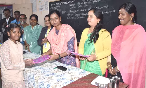 குறிக்கோளுடன் படித்தால் வாழ்க்கையில் வெற்றி பெறலாம்- மாணவிகளுக்கு நீலகிரி கலெக்டர் அருணா அறிவுரை