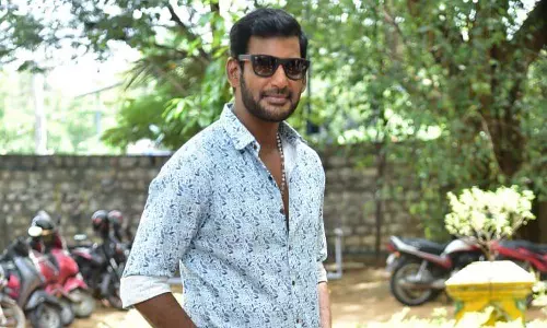 விஷால் செய்த காரியம்.. இந்தி சென்சாரில் அதிரடி மாற்றம்