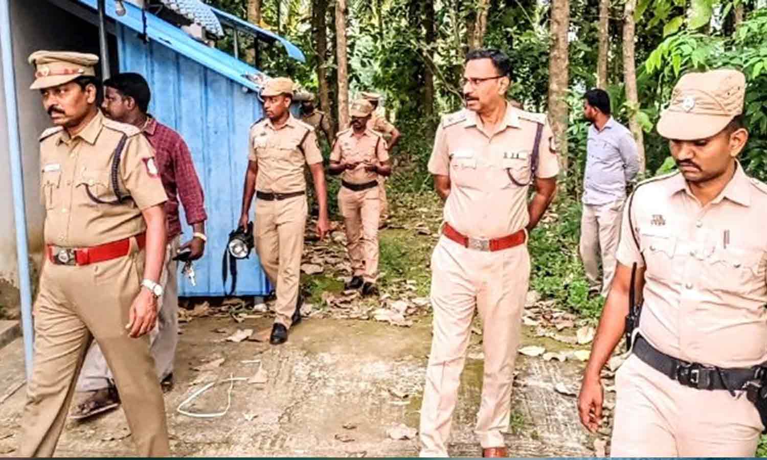 பல லட்சம் மதிப்பு வெடி பொருட்கள்-பட்டாசுகள் பறிமுதல்: 9 பேர் மீது வழக்குப்பதிவு