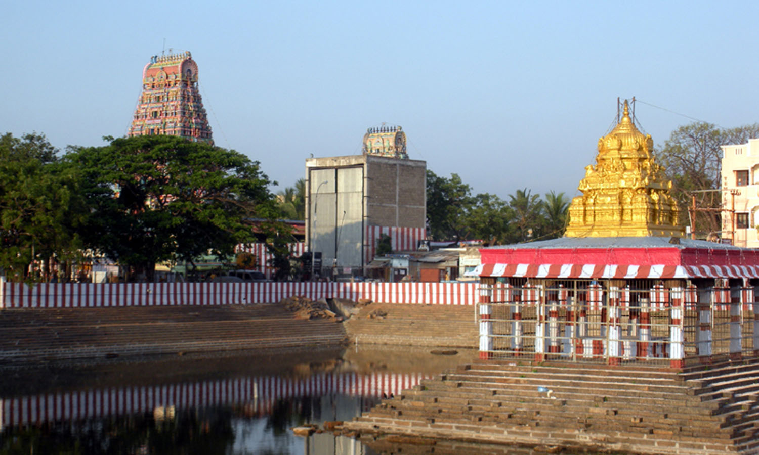 நோய் தீர்க்கும் மருந்தீஸ்வரர் கோவில்