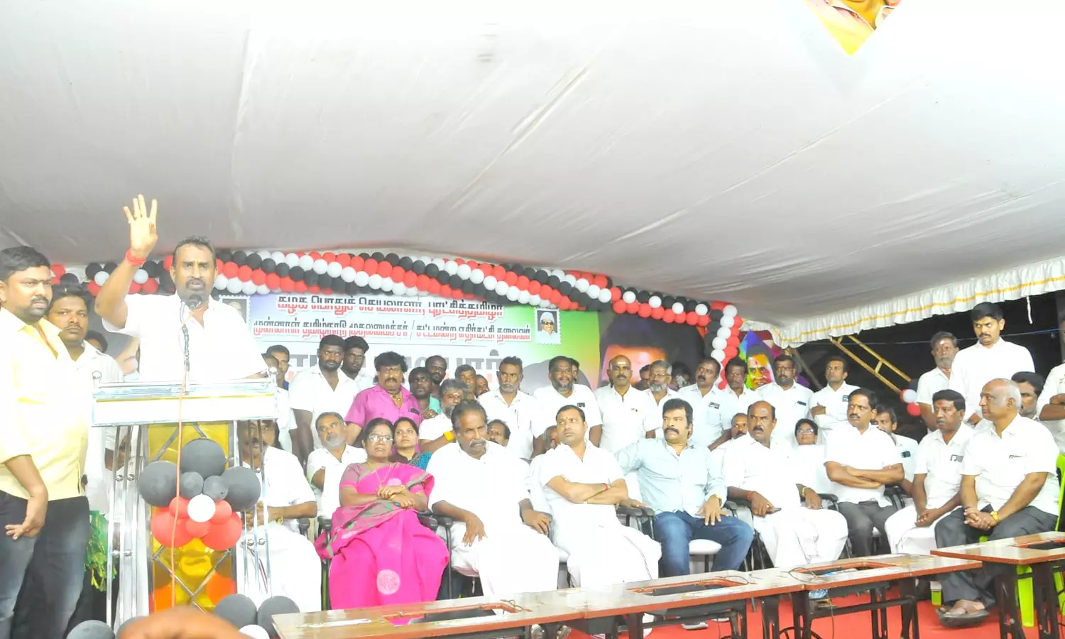 2½ ஆண்டுகால ஆட்சியில் கோவைக்கு தி.மு.க. எந்த திட்டங்களையும் கொண்டு வரவில்லை- முன்னாள் அமைச்சர் எஸ்.பி.வேலுமணி குற்றச்சாட்டு 2½ ஆண்டுகால ஆட்சியில் கோவைக்கு தி.மு.க. எந்த திட்டங்களையும் கொண்டு வரவில்லை- முன்னாள் அமைச்சர் எஸ்.பி.வேலுமணி குற்றச்சாட்டு