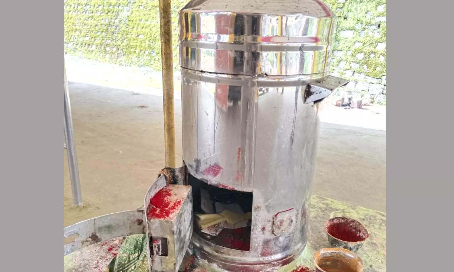 வால்பாறை அருகே கோவிலில் உண்டியல் பணம் திருடிய சிறுவன் கைது வால்பாறை அருகே கோவிலில் உண்டியல் பணம் திருடிய சிறுவன் கைது