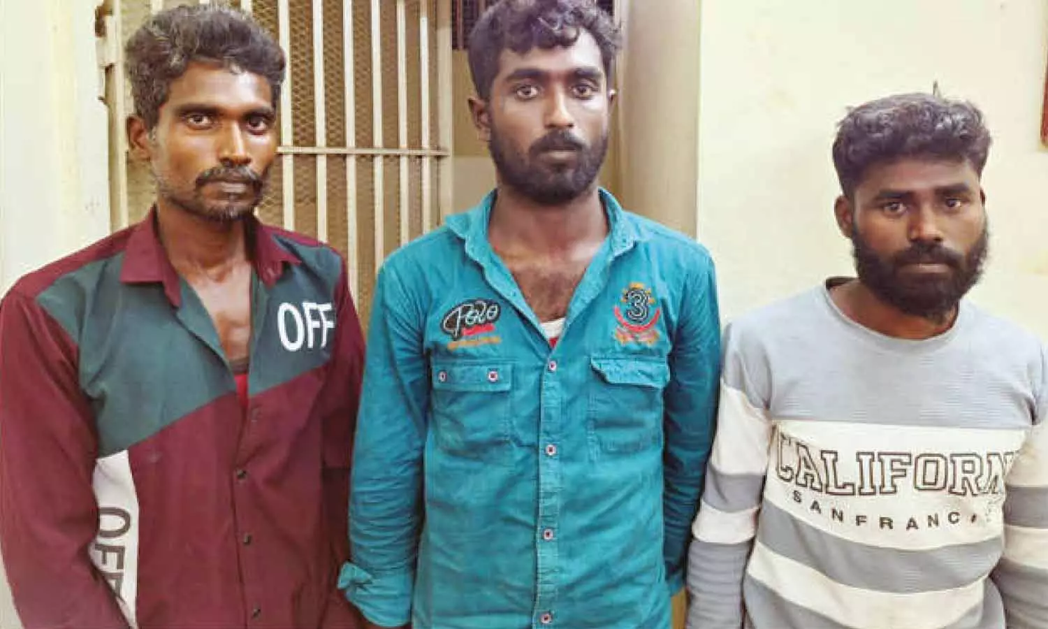மின்வாரிய ஊழியர் வீட்டில் திருடிய  3பேர் கைது