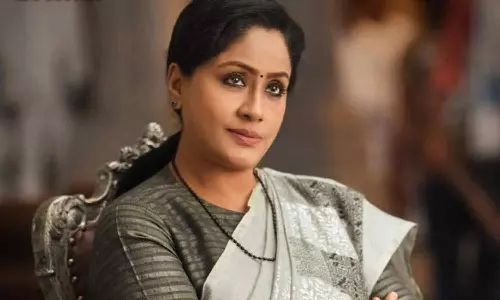 சந்திரசேகரராவை எதிர்த்து போட்டியிட தயார்- விஜயசாந்தி அறிவிப்பால் பரபரப்பு