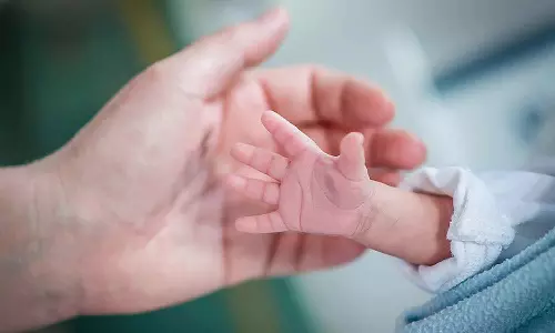 திருப்பதி அருகே ஓடும் ரெயிலில் பெண்ணுக்கு பிரசவம்