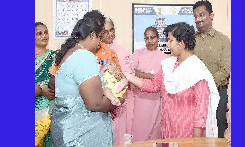 குழந்தைகளை தத்தெடுக்க விருப்பமுள்ளவர்கள் விண்ணப்பிக்கலாம்