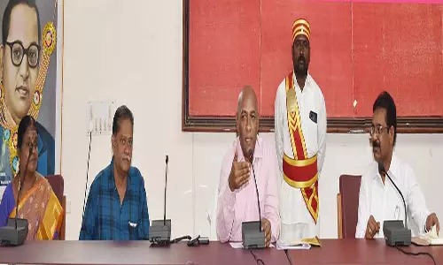 பொதுத்தேர்வில் அதிக தேர்ச்சி பெற்று விழுப்புரம் மாவட்டத்தை முதன்மை மாவட்டமாக திகழ செய்ய வேண்டும்: கலெக்டர் பழனி அறிவுறுத்தல்