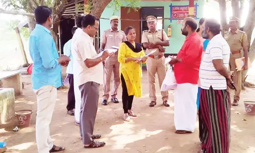 பட்டாசு ஆலையில் அதிகாரி திடீர் ஆய்வு