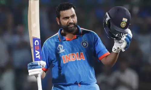 உலகக் கோப்பை: சேசிங் மற்றும் சிக்சரில் உலக சாதனை படைத்த ரோகித் சர்மா