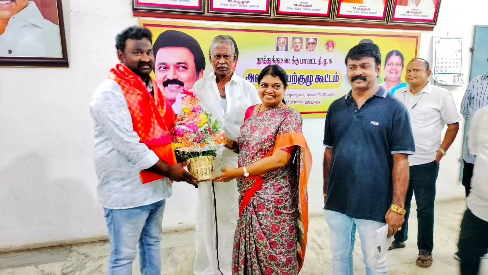 தூத்துக்குடி இளம் ஆராய்ச்சியாளருக்கு அமைச்சர் கீதாஜீவன் பாராட்டு தூத்துக்குடி இளம் ஆராய்ச்சியாளருக்கு அமைச்சர் கீதாஜீவன் பாராட்டு