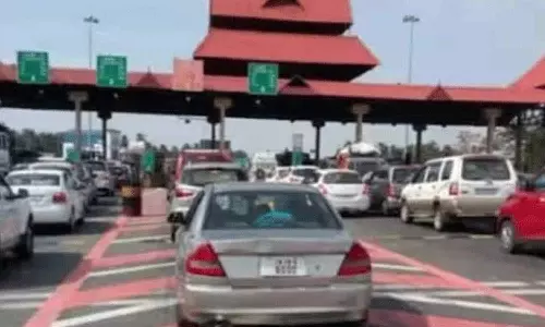 நெடுஞ்சாலை பணிகளை முடிக்காமல் மோசடி: கேரளாவில் ரூ.125 கோடி சுங்கவரி வசூலித்த ஆந்திர எம்.எல்.ஏ.