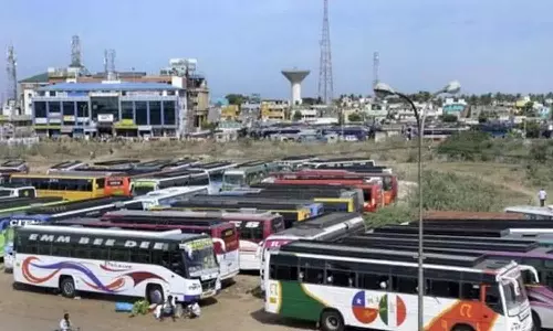 ஆம்னி பஸ்களில் அதிக கட்டணம் குறித்து புகார் அளிக்க உதவி எண்